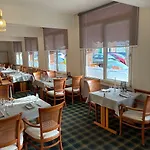 & Restaurant Le Cardinal Hotel Poix
