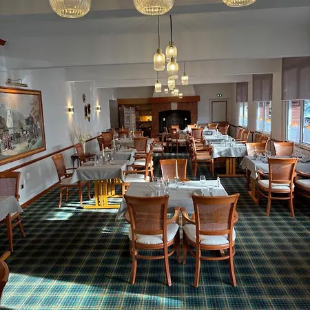 & Restaurant Le Cardinal 2*