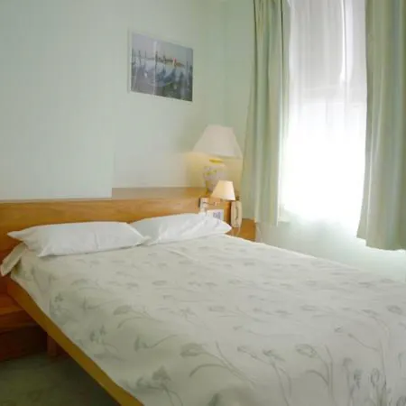 & Restaurant Le Cardinal Hotel Poix