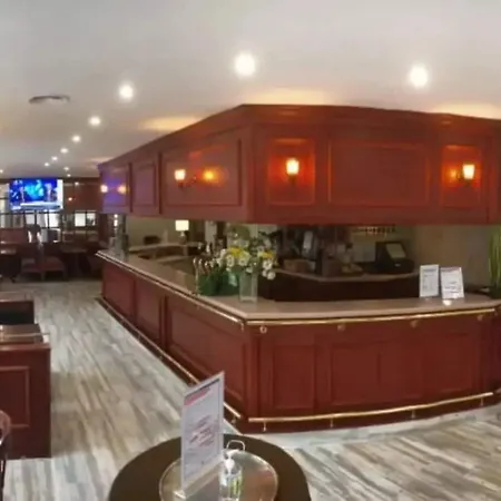 & Restaurant Le Cardinal 2*