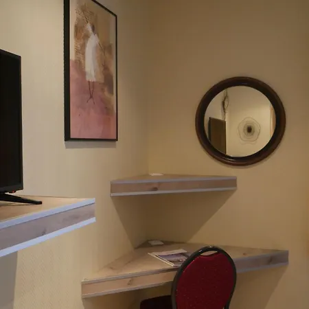 & Restaurant Le Cardinal 2*