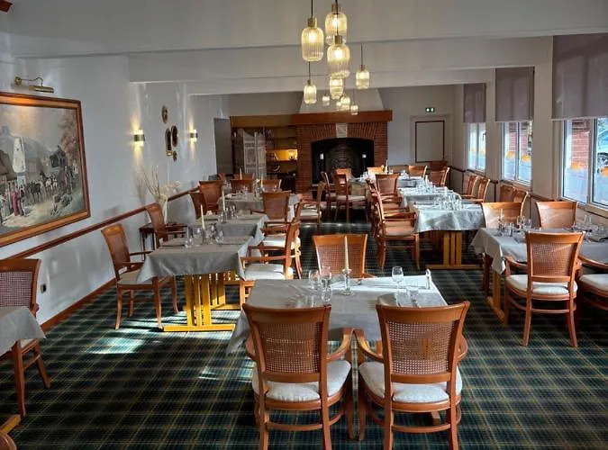 & Restaurant Le Cardinal 2*