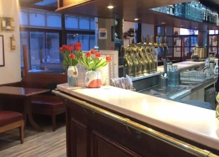 & Restaurant Le Cardinal 2* Poix