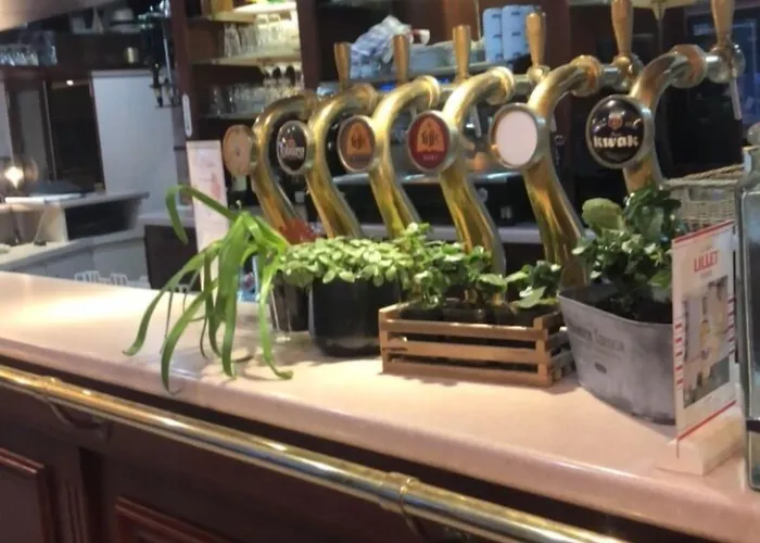 & Restaurant Le Cardinal Hotel Poix